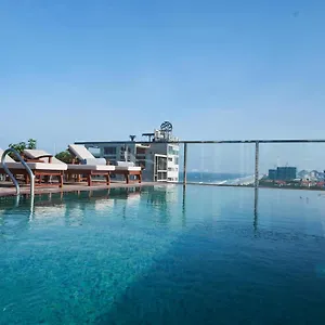 4* Отель Sofiana My Khe & Spa- Rooftop Pool Bar